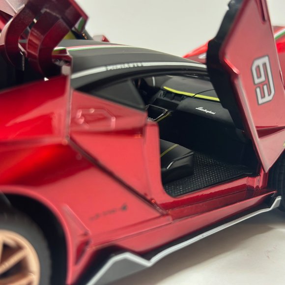 1:24 Lamborghini Centenario Diecast With Headlight & Taillight LED Red - Picture 10 of 11